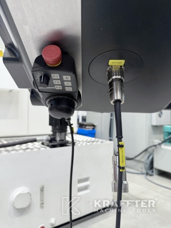 Bedienpult auf Bearbeitungszentrum DMG MORI DMU 65 monoBLOCK 90170 
