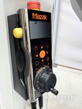 Numerisch gesteuerter Frästisch MAZAK Variaxis C-600 90161