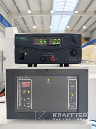 Bedienpult auf CNC-Rundschleifmaschine STUDER S33 90149