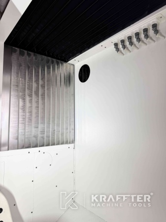 Bearbeitungszentrum für Metall für die Feinmechanik MAZAK Variaxis C-600 90161