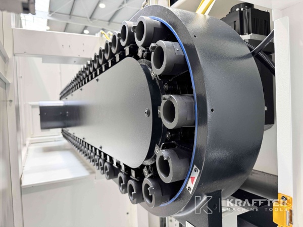 Feinmechanik Bearbeitungszentrum MAZAK Variaxis C-600 90161 Gebrauchte Werkzeugmaschinen