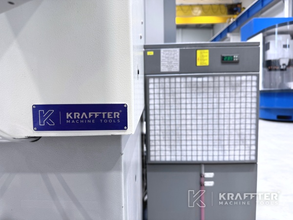 Typenschild Bearbeitungszentrum CHIRON FZ 08K S HSP bei KRAFFTER 90066