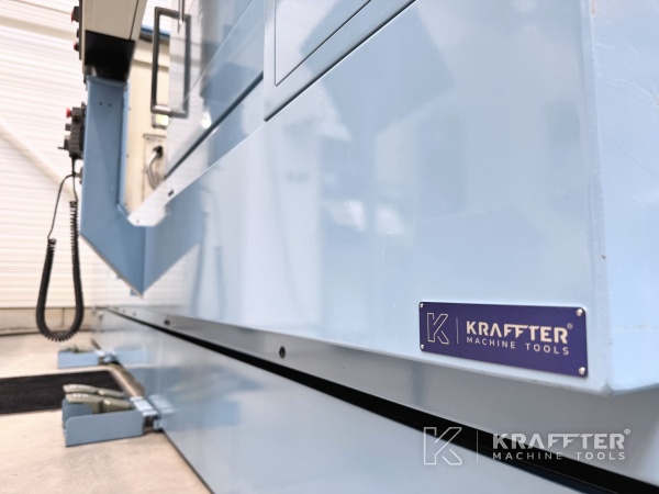 Typenschild Dreh-und Fräszentrum OKUMA Multus B400 bei KRAFFTER 90175