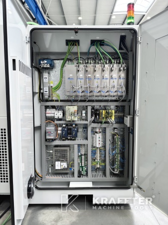 Industrielle Schaltschränke auf ANCA FX5 linear 90164