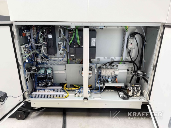 Industrielle Schaltschränke auf MAZAK Variaxis C-600 90161