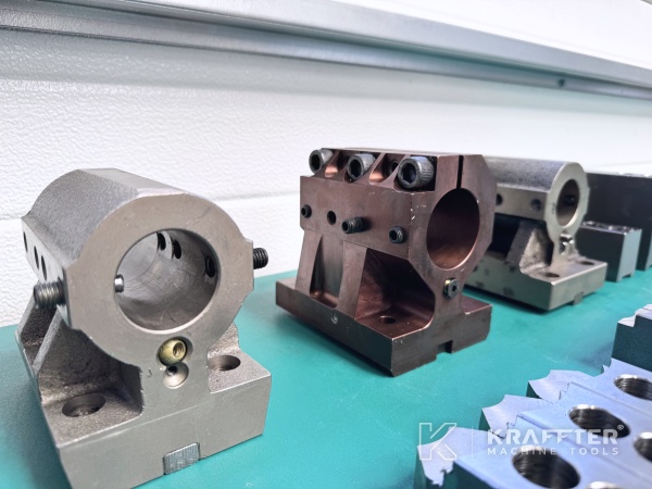 Zubehör, Ausrüstung und Werkzeuge für CNC Drehmaschine BIGLIA B750-YS 90183