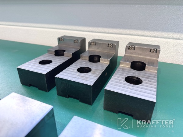 Ausrüstungen , Zubehör für Vertikale CNC-Drehmaschine MAZAK Mega Turn 900 90171