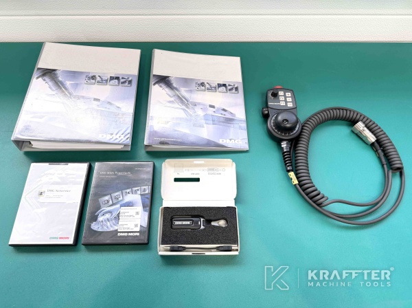 Zubehör, Ausrüstung und Betriebsanleitungen für DMG MORI DMU 75 monoBLOCK 90094 bei KRAFFTER