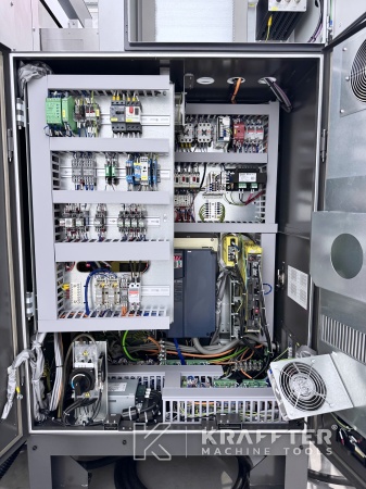 Industrielle Schaltschränke auf AMADA Techster 106 90163