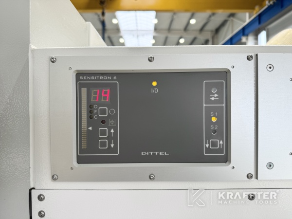 Bedienpult auf CNC-Rundschleifmaschine STUDER S33 90177 