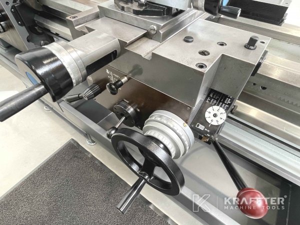 Konventionelle Drehmaschine gebraucht, COLCHESTER MASTER VS 3250 20690-006 zu verkaufen