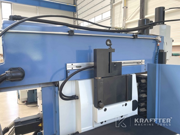 CNC-Fräsmaschine, gebraucht, PEDERSEN VPF-970TI 20689-997 3 Achsen zu verkaufen