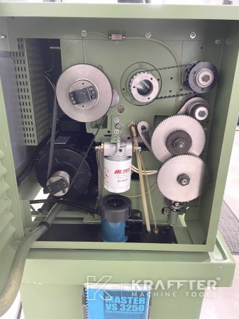 Ankauf und Verkauf Konventionelle Drehmaschine COLCHESTER MASTER VS 3250 20690-022, international