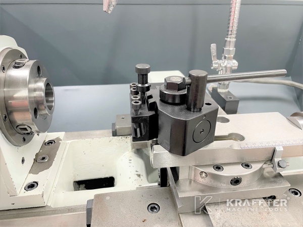 Konventionelle Drehmaschine, gebraucht, SCHAUBLIN 135 20689-978 2 Achsen zu verkaufen