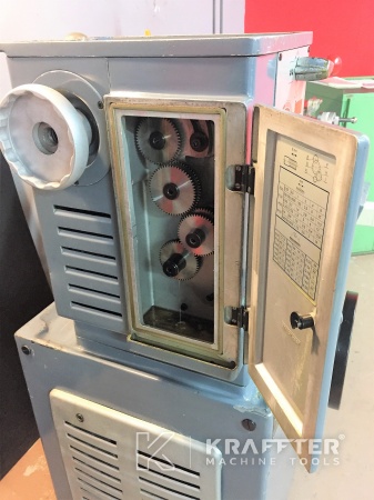 Konventionelle Drehmaschine SCHAUBLIN 135 20689-894 , KRAFFTER Verkäufer von gebrauchten Werkzeugmaschinen