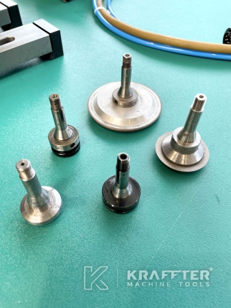 Zubehör, Ausrüstung und Werkzeuge für CNC-Drehmaschine SCHAUBLIN 102 TM-CNC 90075