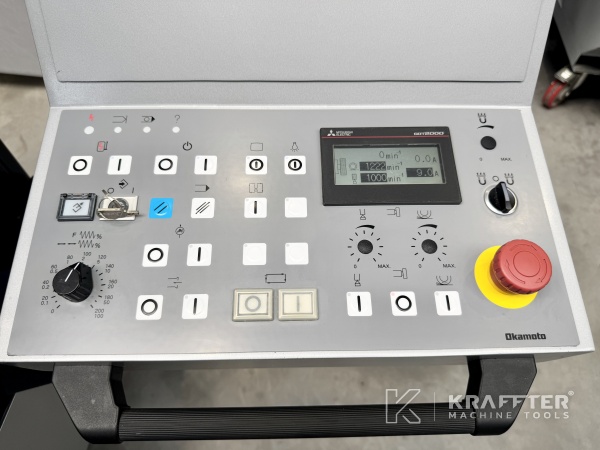 Bedienpult auf CNC-Flachschleifmaschine OKAMOTO ACC42 SA-iQ 90152