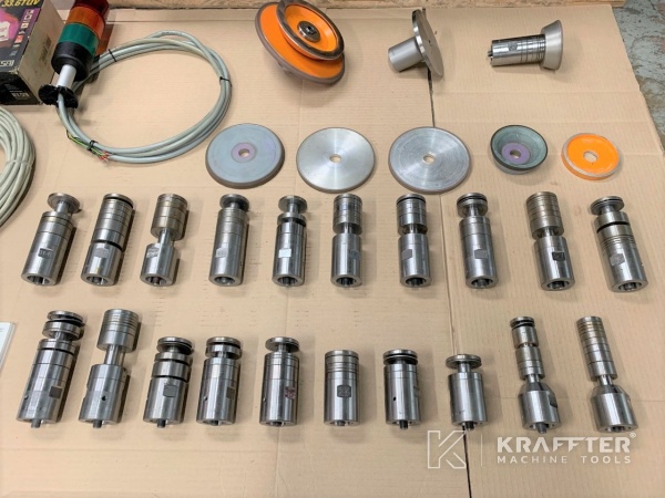Ausrüstungen , Zubehör für CNC-Schärfmaschine WALTER Helitronic Power 20689-969